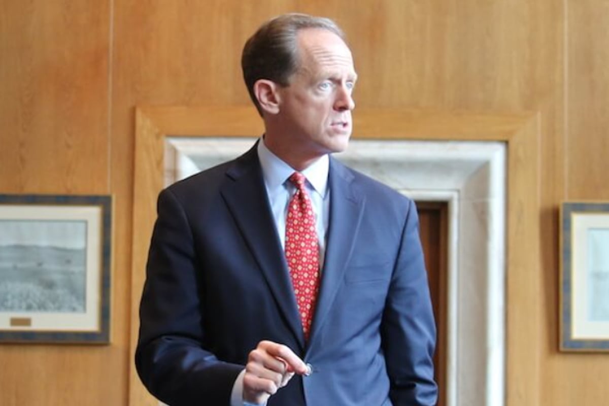 U.S. Senator Pat Toomey Sees 'Big Opportunity' For The U.S. in China Crypto Ban