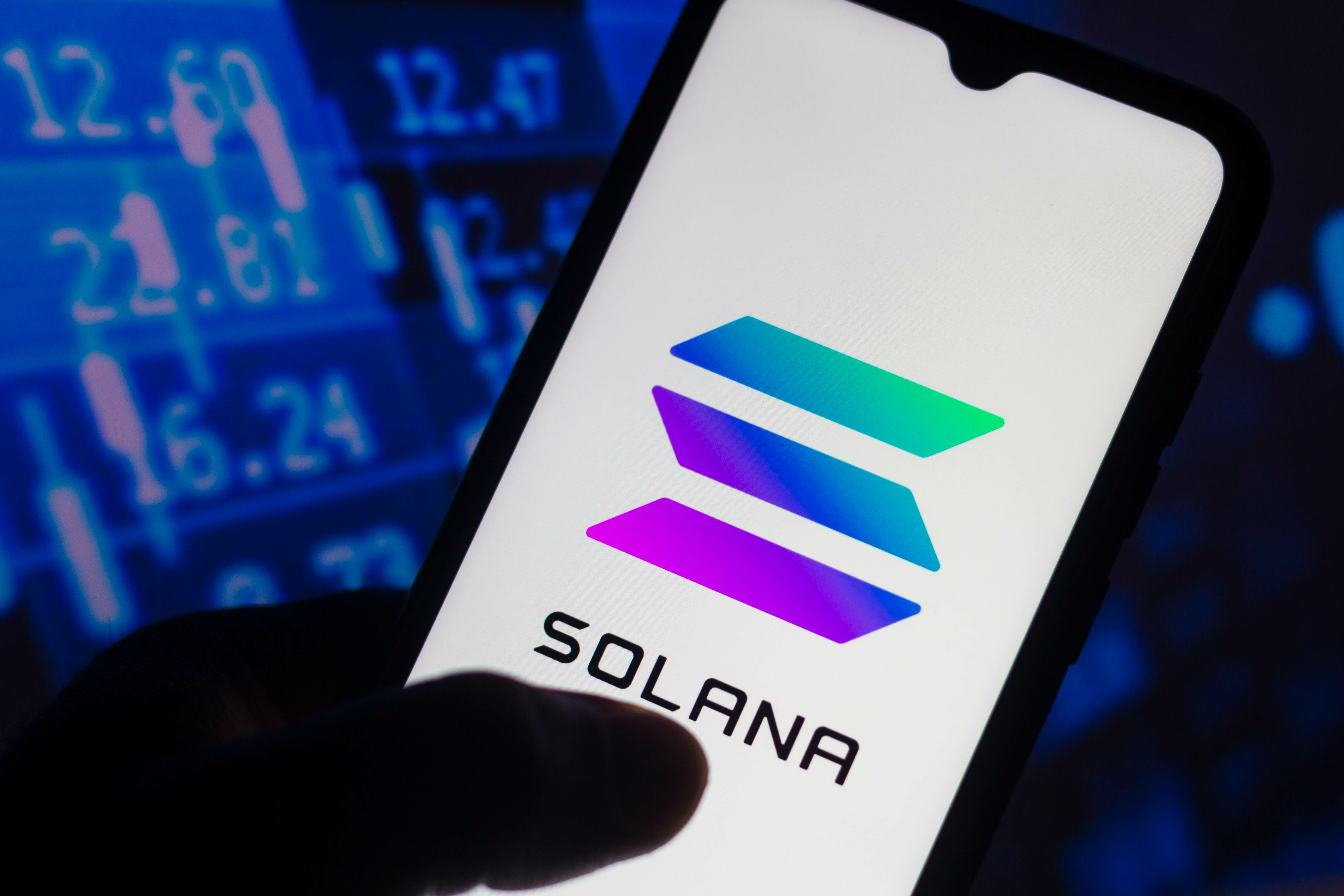 Billionaire Chamath Palihapitiya Invests In Solana-Focused Startup as SOL Hits New High