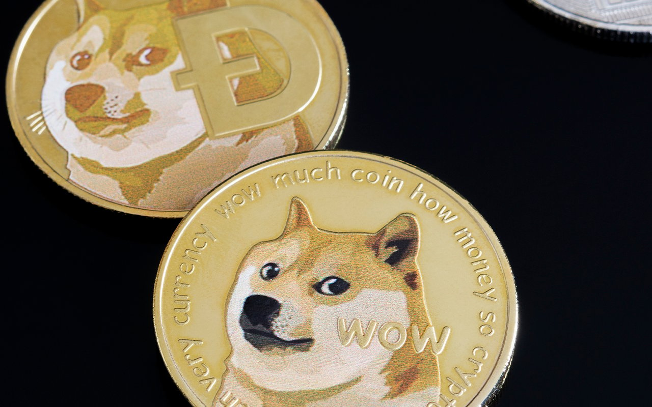 407.4 Million DOGE Shifted Between Anonymous Wallets