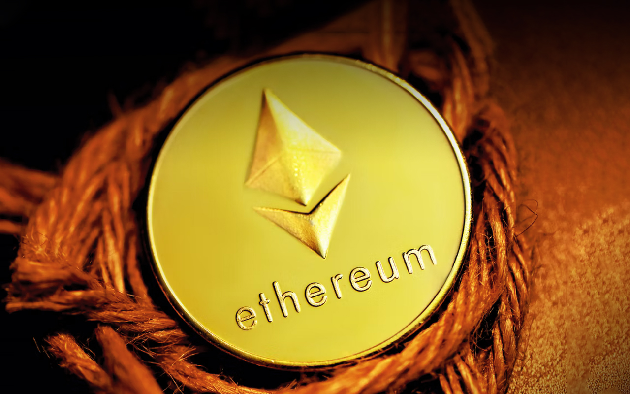 Ethereum (ETH) Drops to Lowest Level Since March 2021