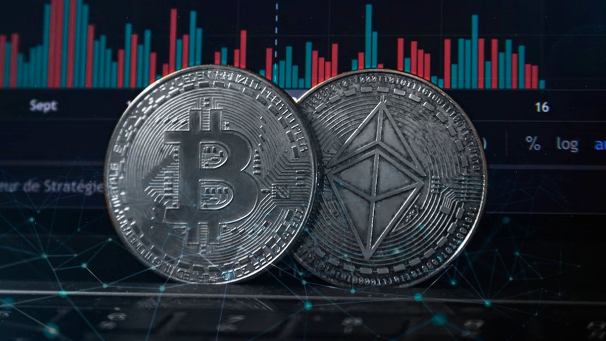 Bitcoin, Ethereum Headed Towards Best Monthly Close Since 2021, Analysts Indicate Reversal Signals To Watch