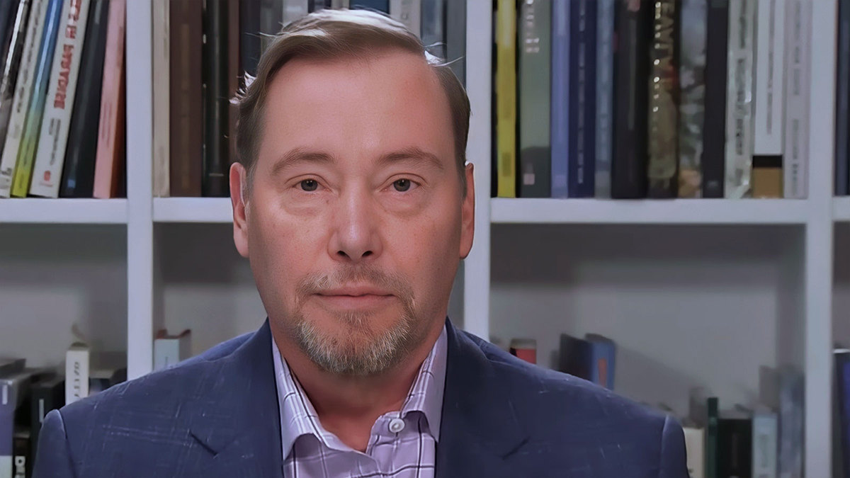 Billionaire Jeffrey Gundlach Says He Wouldn’t Buy the Dip in Cryptos Now, Here’s Reason