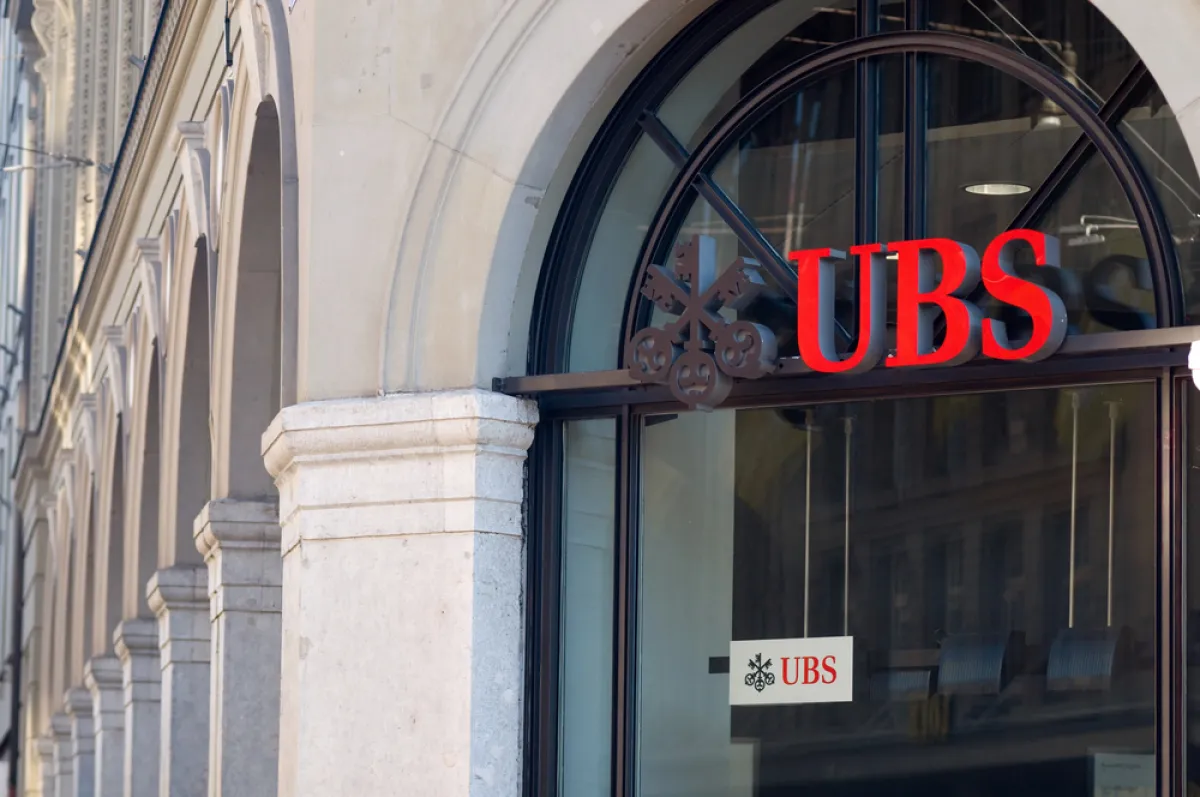 Largest Swiss Bank Loads Up on Strategy (MSTR)
