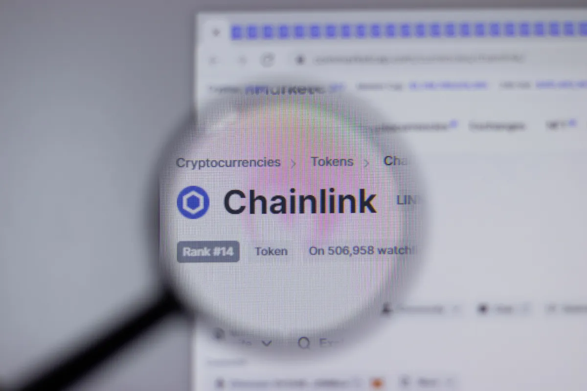 Chainlink Whale Breaks Month-Long Buying Streak With $9.2 Million Move to Coinbase