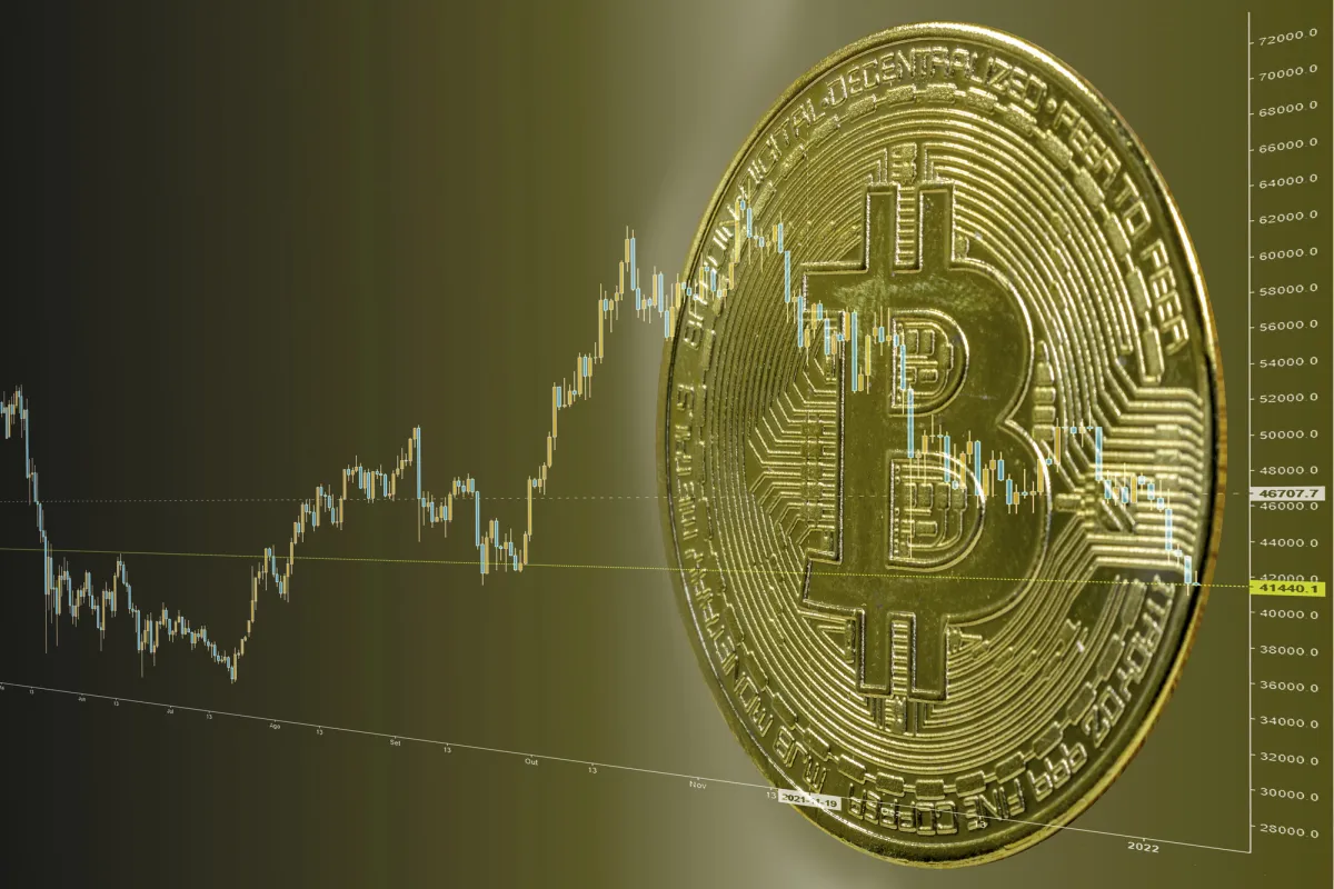 What's It Worth Selling Bitcoin and Gold For? Bloomberg Strategist Points to 5% US Bonds