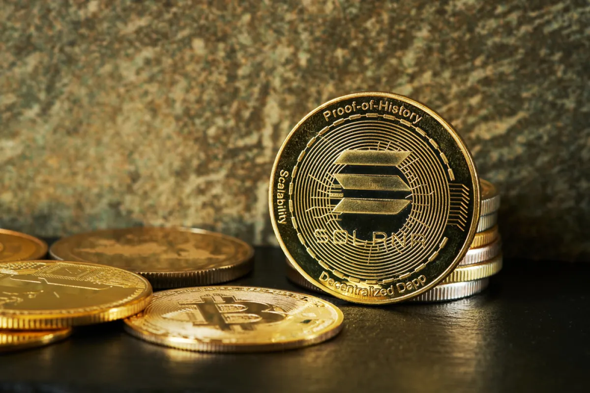 Solana Now Does 2x of Robinhood Chain Revenue in 24 Hours