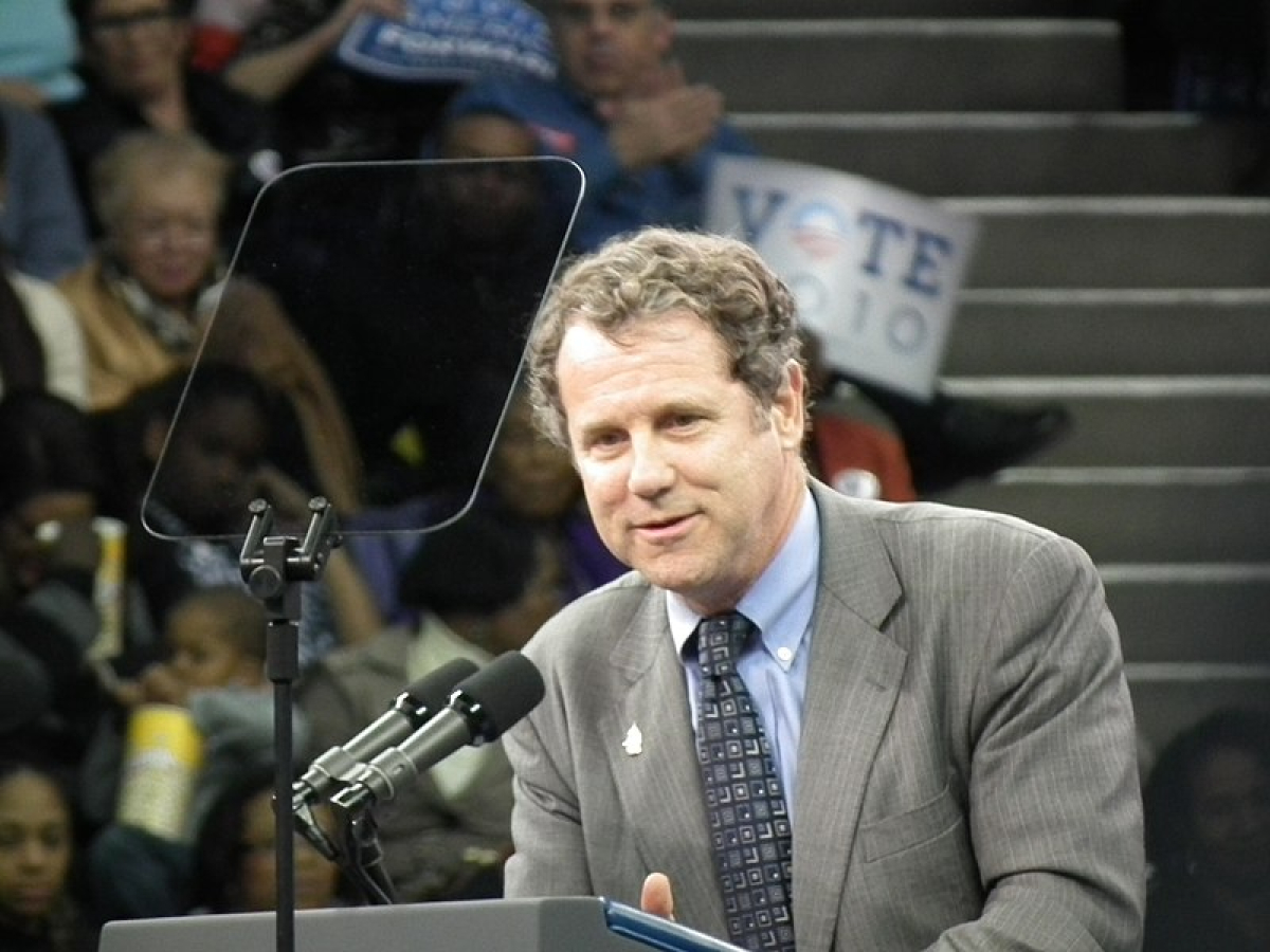 Senator Sherrod Brown Lambasts Stablecoins During Recent Hearing – U.Today