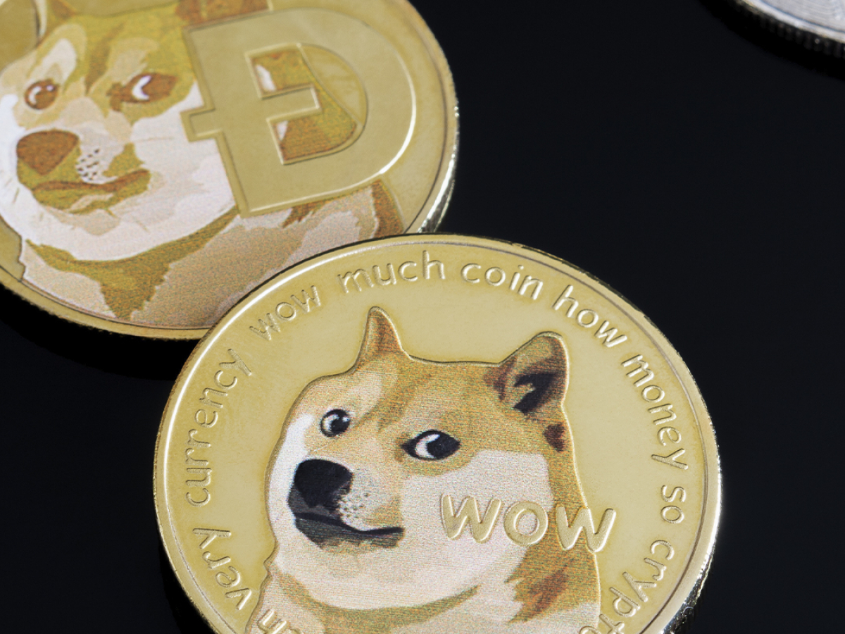 407.4 Million DOGE Shifted Between Anonymous Wallets