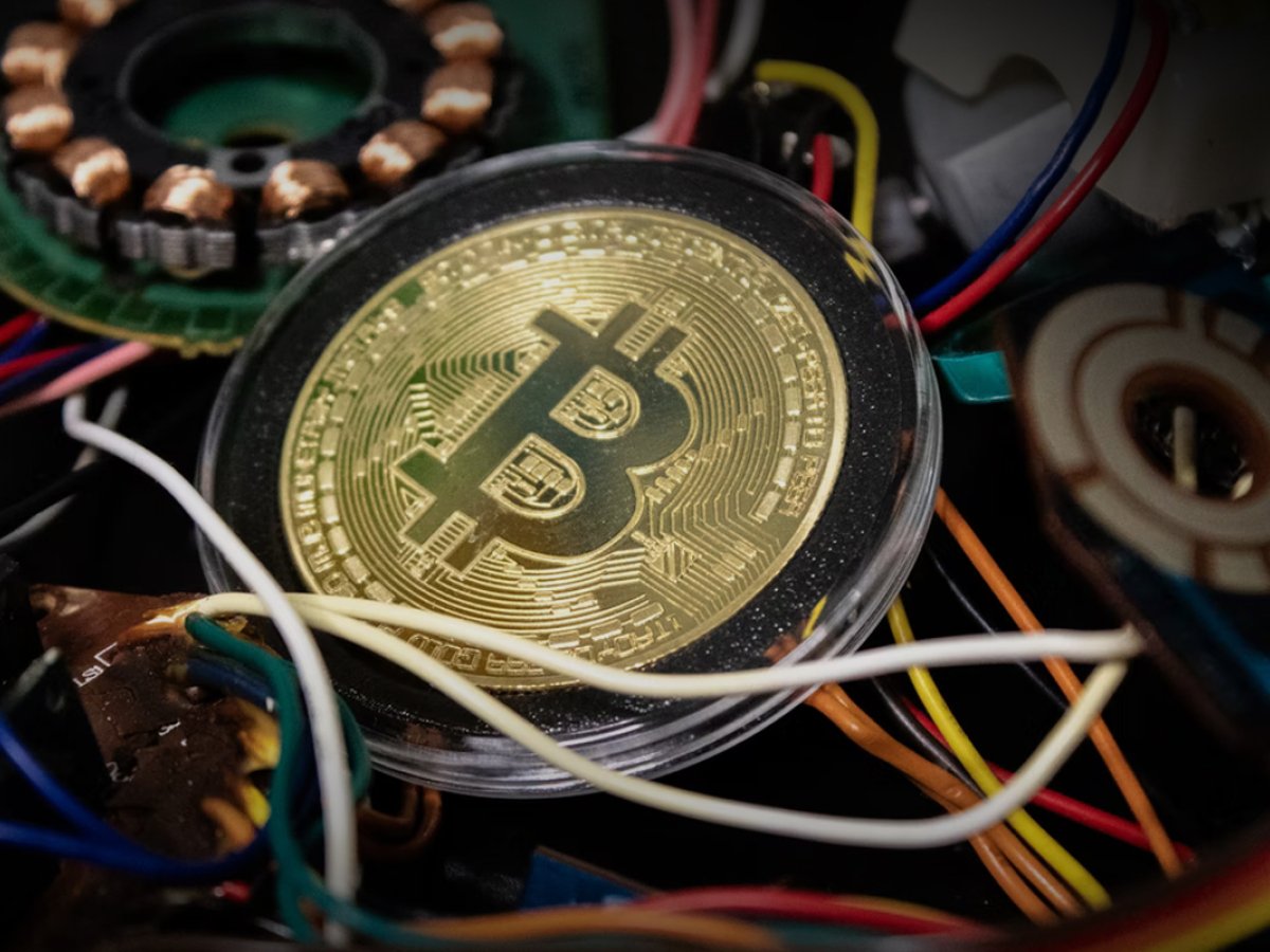 Bitcoin Miners Dump 18,251 BTC Within 10 Days: Details