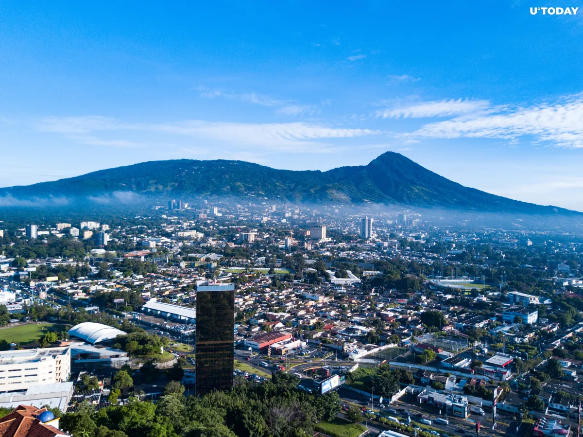 Bitcoin’s Market Cap Approaching $1 Trillion as El Salvador Buys 400 BTC