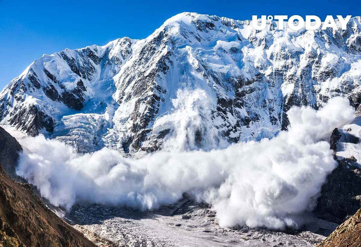 Avalanche (AVAX) Slips 6% as Market Recovery Stalls