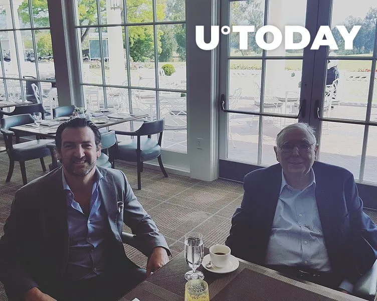 Warren Buffett's Right-Hand Man Calls for Banning Crypto, Compares It to Venereal Disease