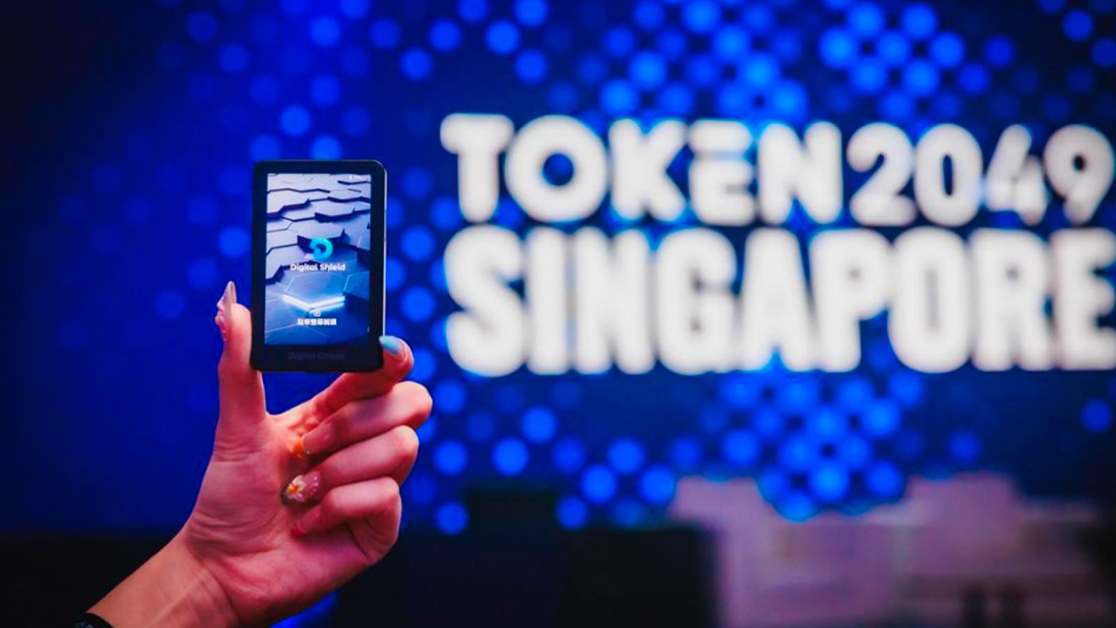 Digital Shield Pro's Stunning Debut at Token2049 Earns Dual Acclaim from Institutions and Users for "Verifiable Security" and "Minimalist Experience"