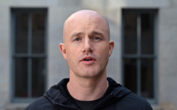 Coinbase CEO Brian Armstrong Tries to Pitch Bitcoin to J. K. Rowling, Fails Miserably