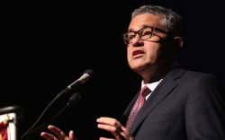 Jeffrey Toobin's Bitcoin Tweet from 2014 Is Even More Nightmarish Than His Zoom Call