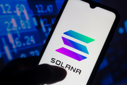 Billionaire Chamath Palihapitiya Invests In Solana-Focused Startup as SOL Hits New High 