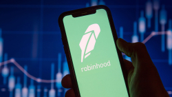 Robinhood Shares up 3.4% Despite Links to Bankrupt FTX