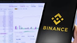 $1 Billion Outflows Recorded on Binance in Wake of BUSD News: Details