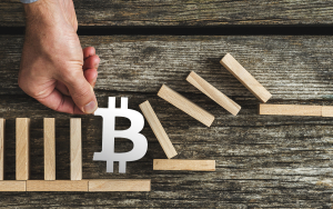 Bitcoin Dips Below $7,000, is a Sharp Correction to $6000s Unavoidable?