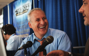 Peter Schiff Says Not Owning Any Bitcoin (BTC) Is One Thing He Has in Common with Warren Buffett 