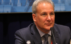  Bitcoin Critic Peter Schiff Says BTC Shows “Pretty Good Indicator of Market Top”