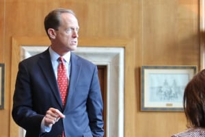 Senator Pat Toomey Wants SEC to Provide Clarity As to Which Crypto They View as Security