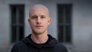 Is Coinbase Abandoning US? CEO Says Relocating Headquarters Is on Table