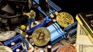 Satoshi-Era Bitcoin Miners Netted $550 Million Gains in BTC's Yearly Surge