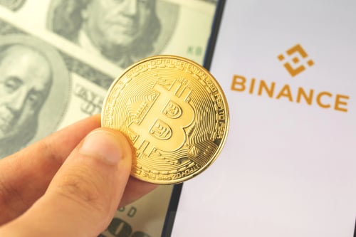 Veteran Trader Peter Brandt Questions Binance Over Bitcoin Price Anomaly