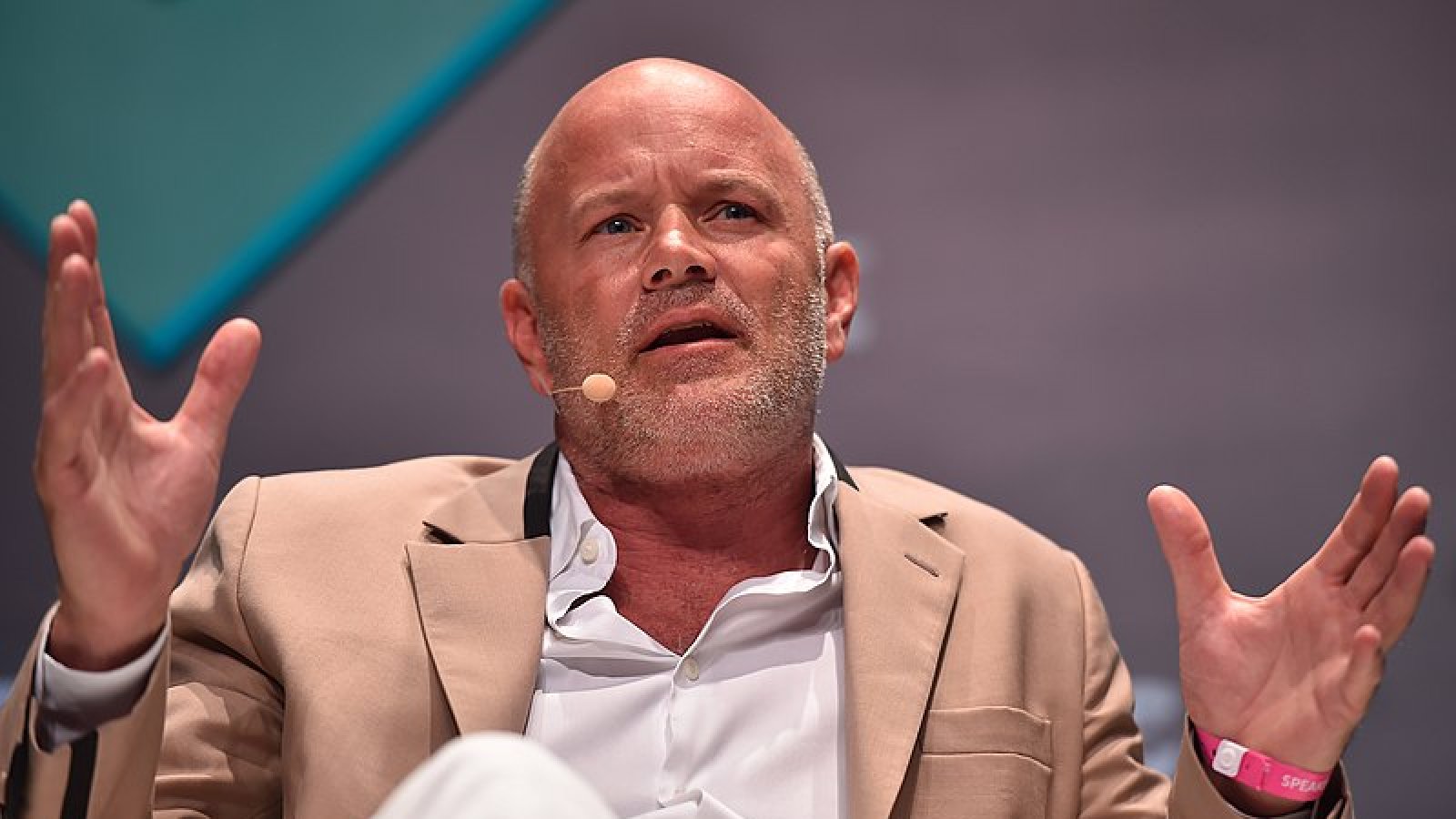 Crypto Billionaire Novogratz: 'AI Is the New Arms Race'