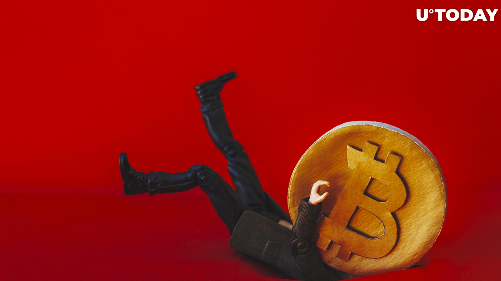Bitcoin Price Loses Almost $1,000 Overnight, Pulling Crypto Market into Red