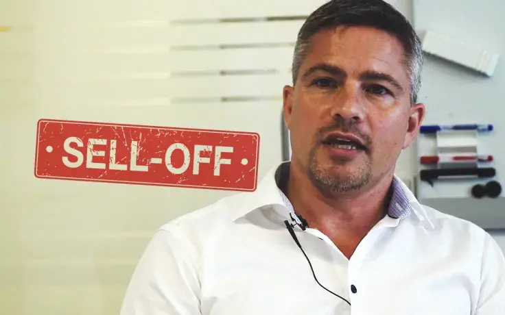 Bitcoin (BTC) Fate to Hit Gold (XAU) Soon – Sell-Off Coming: Macro Economist