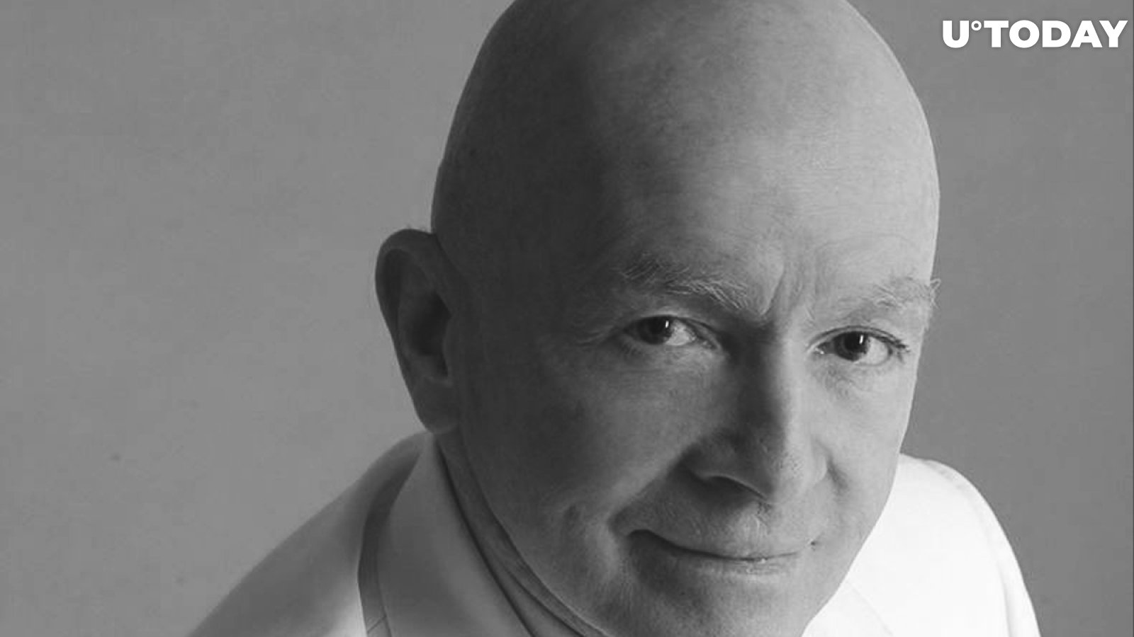 Legendary Fund Manager Mark Mobius Likens Bitcoin to "Casino Operation"