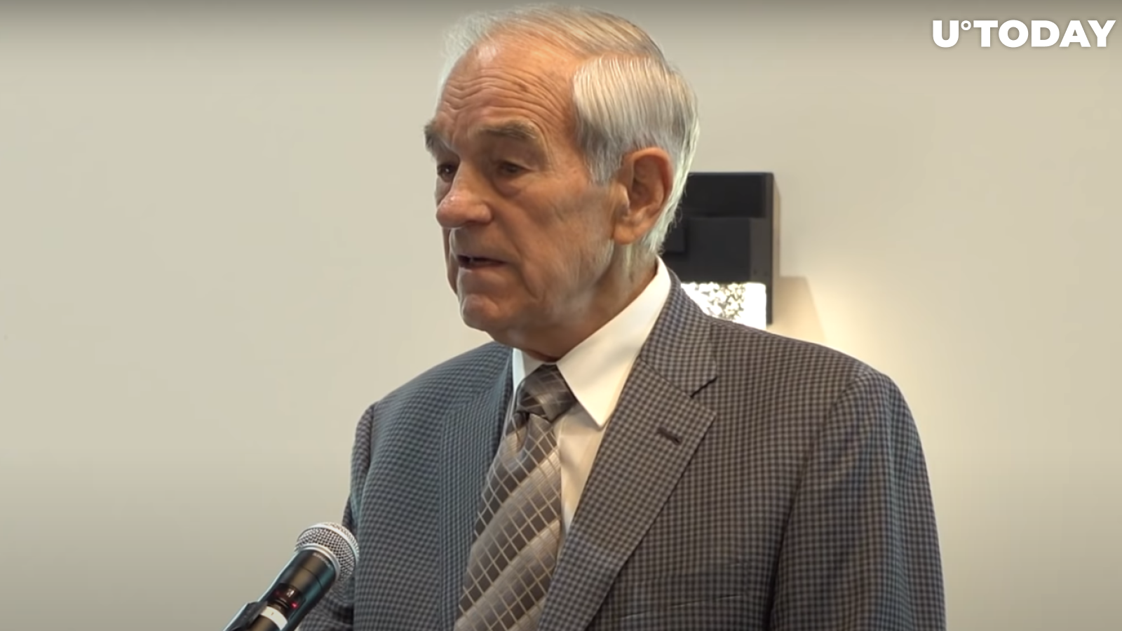 Legendary Libertarian Ron Paul Suggests Bitcoin Could Be Banned by Government 