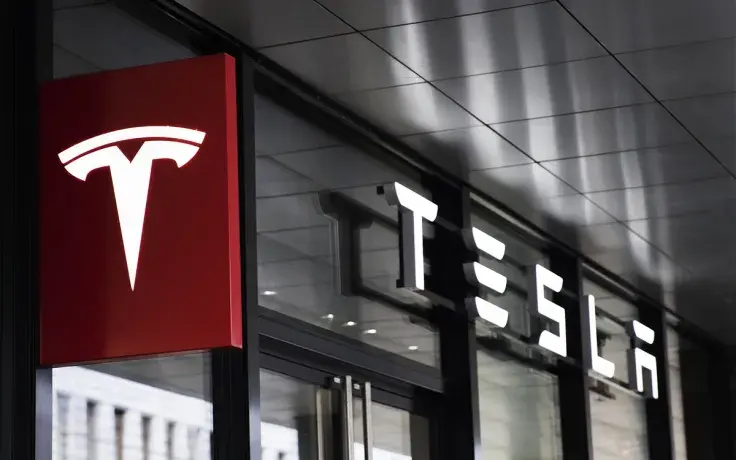 Tesla Betting on Bitcoin May Signify Corporations Turning from Equities to Crypto: Top Bloomberg Analyst