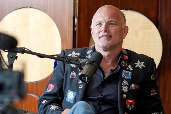 If You’re Not Long Bitcoin, You’re Short, Mike Novogratz Explains Why