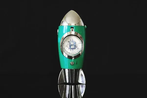 Number of Institutions and Individuals Holding Bitcoin Long-Term Skyrockets: Glassnode