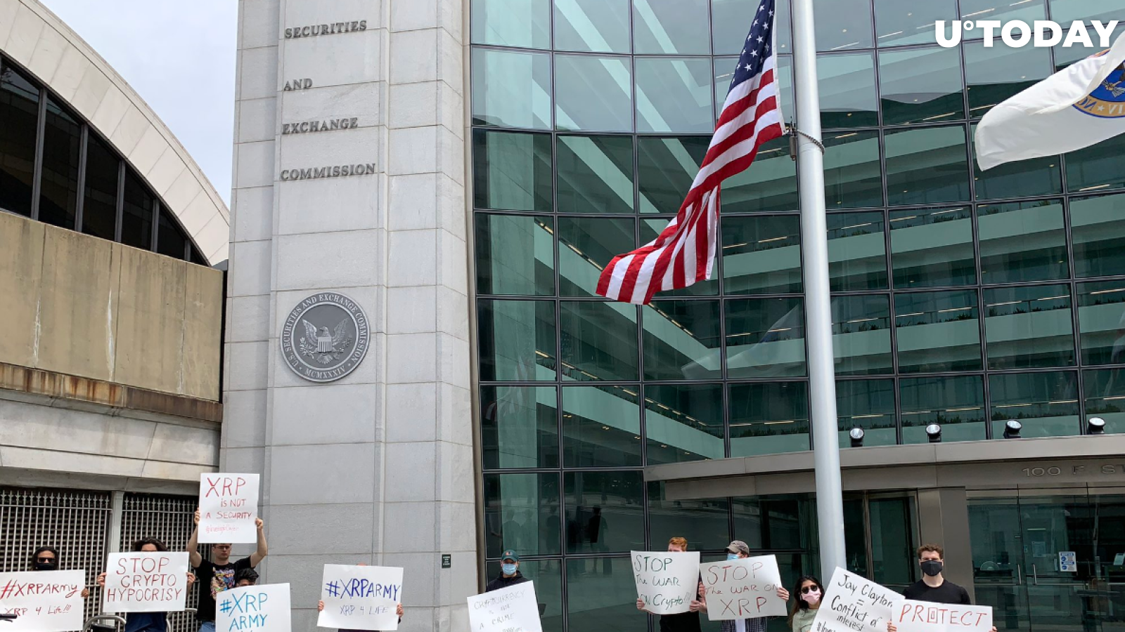 "Stop the War on Crypto": XRP Army Stages Protest Outside SEC Headquarters 