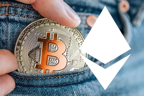 Bitcoin Long-Term Holder Position Flips Green, While ETH Is Outflowing from Exchanges, Here's What It Means