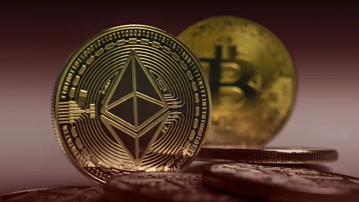 Bitcoin (BTC), Ethereum (ETH) in Red as Momentum Stalls