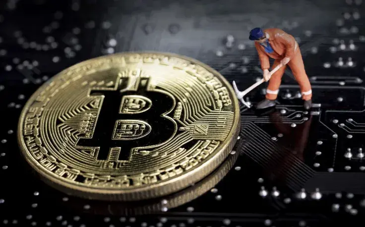 Miners' Bitcoin Holdings Hit Lowest Level in 12 Years 