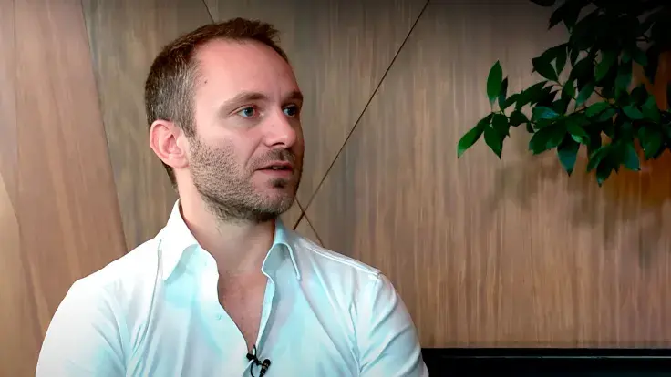 Ripple CEO Garlinghouse Slammed by Tether Boss for Spreading Fear About USDT: Details