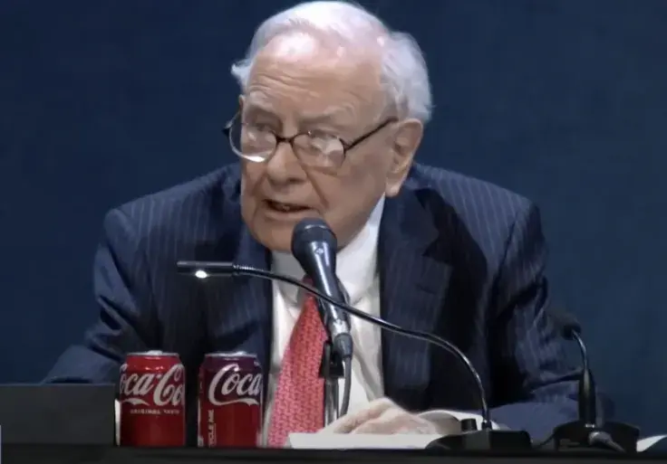 'Get Some Bitcoin': Bitwise Reacts to Warren Buffett's Dollar Warning