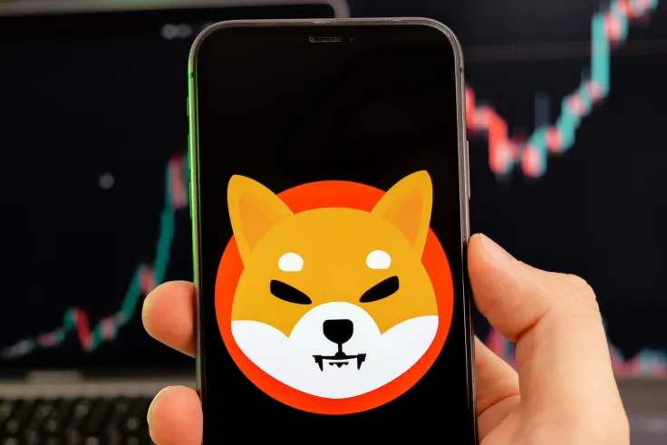 'SHIB Top Donor' Trillionaire Whale Moves 600 Billion Shiba Inu Coins: Time to Sell?