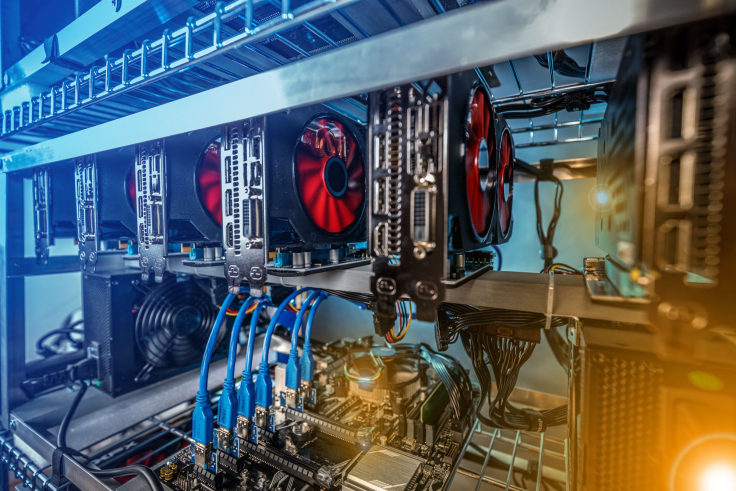 Farm for mining crypto currency on video cards