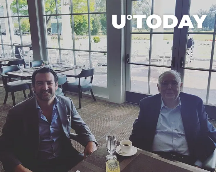 Warren Buffett's Right-Hand Man Calls for Banning Crypto, Compares It to Venereal Disease