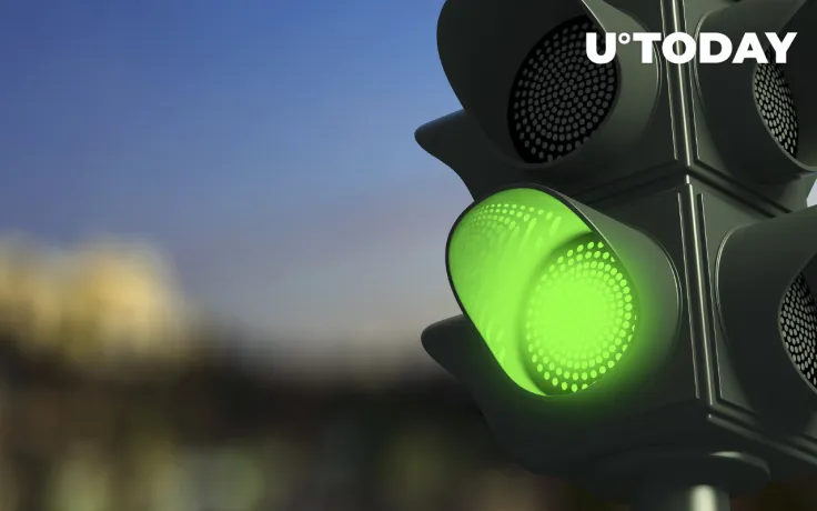 WAVES, LINK, UNI and Others Remain in Green as Bitcoin Breaks $40,000 Second Time in Day