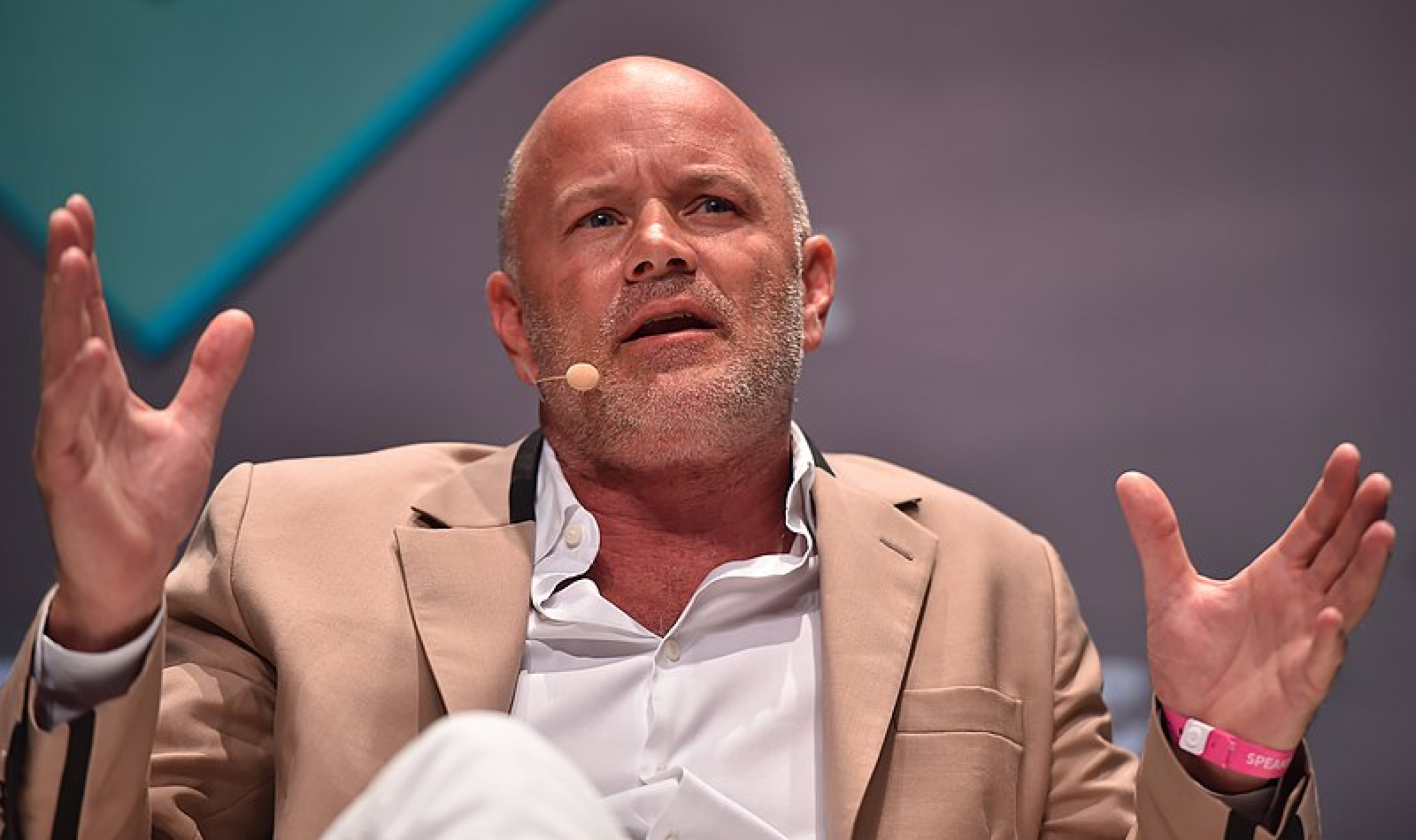 Crypto Billionaire Novogratz: 'AI Is the New Arms Race'